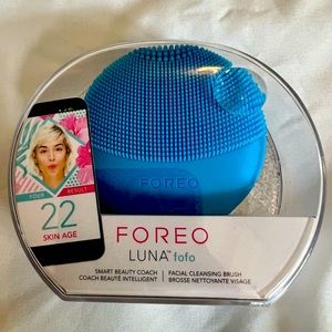 FOREO LUNA fofo Smart Facial Cleansing Brush and Skin Analyzer. In sealed box.